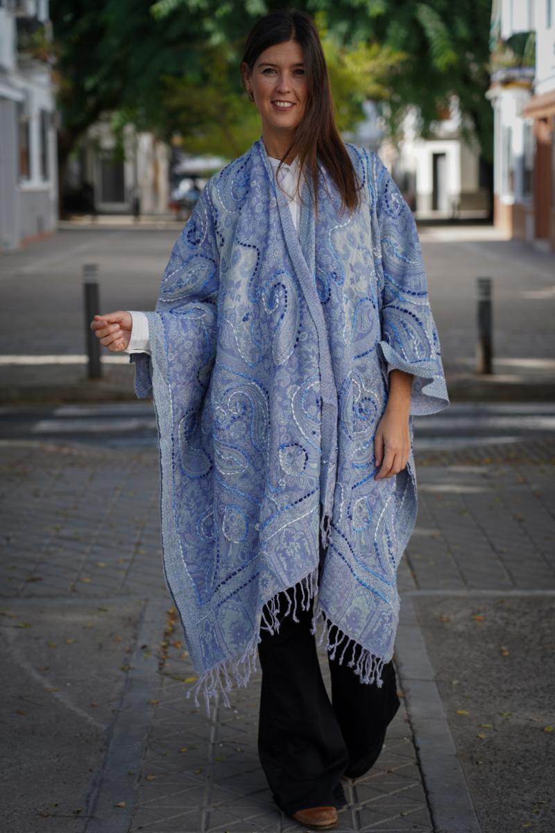 Poncho de lana bordado a mano -Azul I-