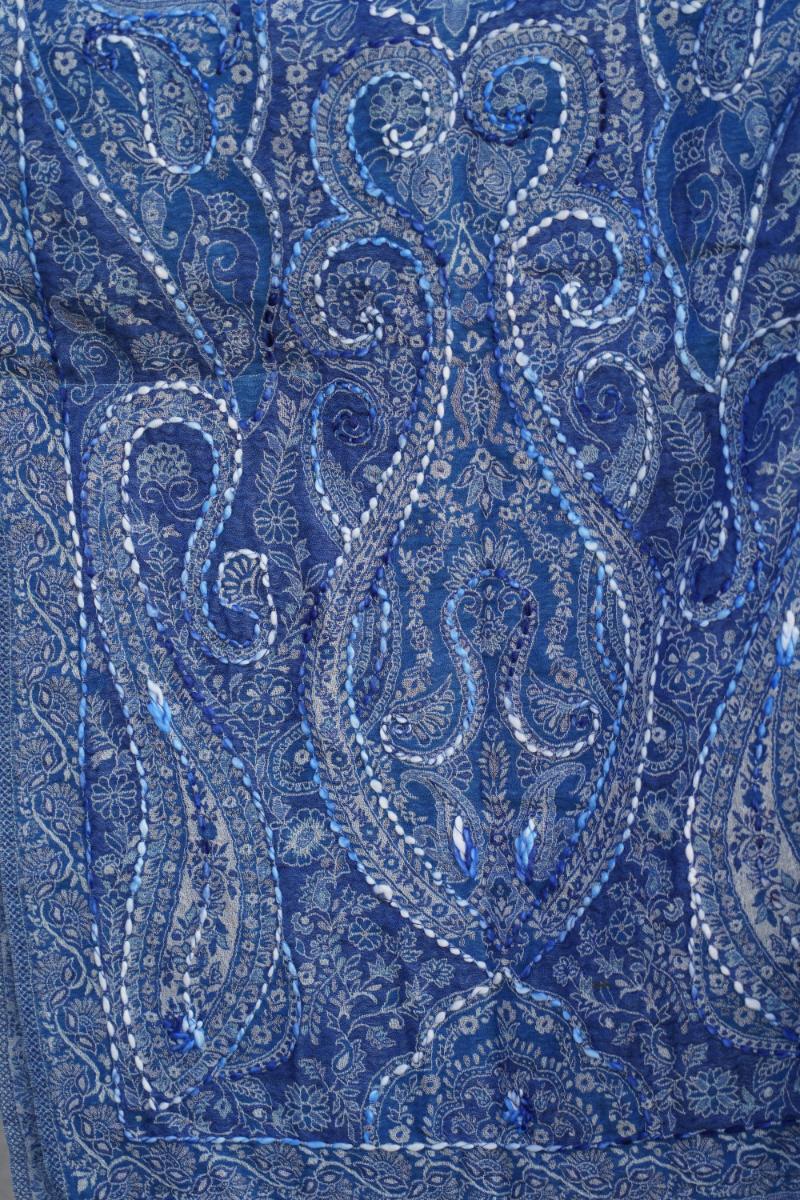 Poncho de lana bordado a mano -Azul IV- - Imagen 4
