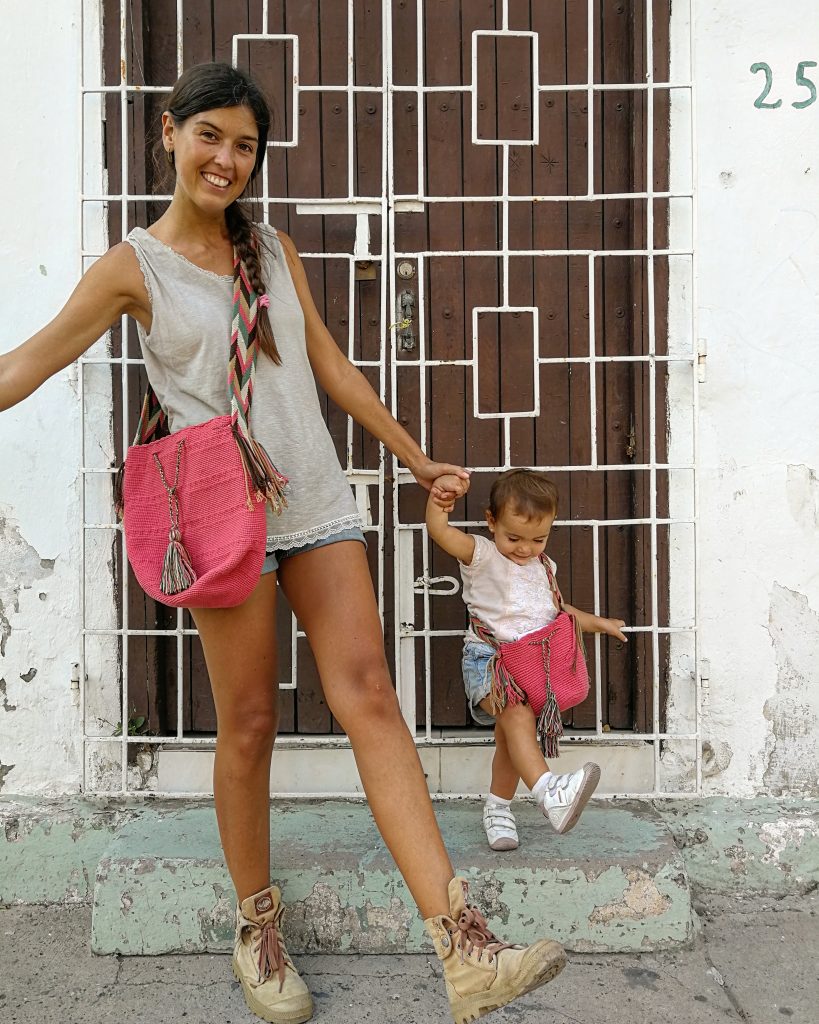 Madre e hija bolso wayuu